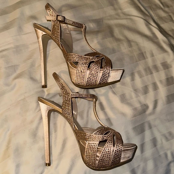 Steve Madden heels in a beige blush color with crystals. - Picture 1 of 6